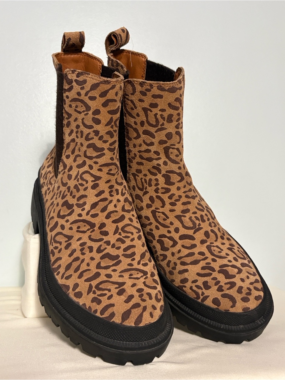 Lucky Brand Ellerey Leopard Print Chelsea Boots/Platform Lug Sole/Size-8.5 NWOT